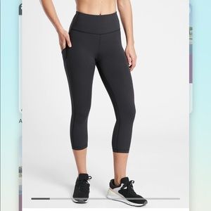 Athleta ultimate stash pocket capri